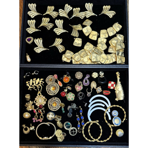 2 lb 4 oz Vintage Craft Jewelry Lot Gold Tone India Parts Beads Wings and Repair - Picture 1 of 16